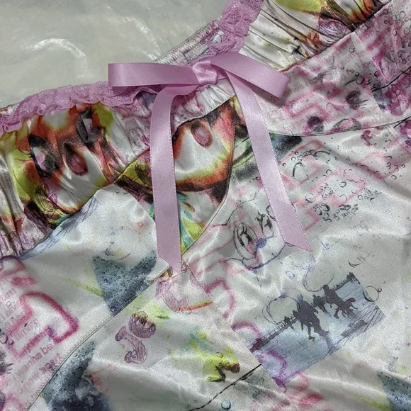 Heaven x Marc Jacobs Graphic Print Mini Dress with Pink Accents - Picture 4 of 11